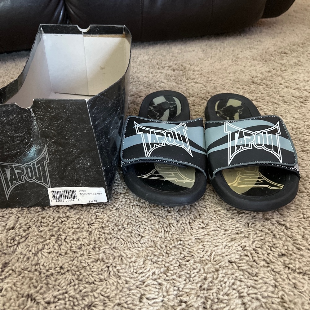 Price reduced! Men’s flip flops w Velcro strap